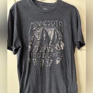 CHUBBIES navy short sleeve graphic tee size M MN land of 10000 lakes‎